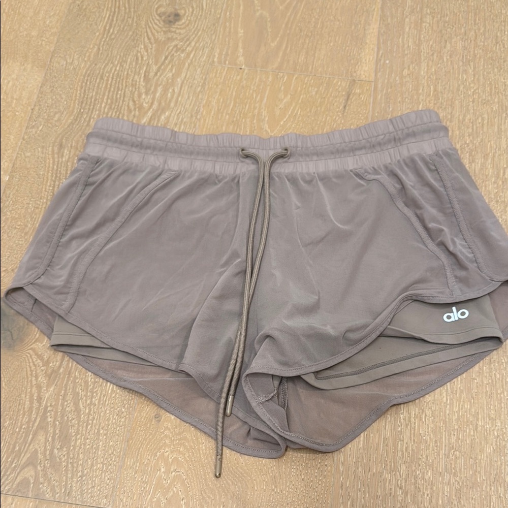 ALO Yoga Gray Athletic Shorts Lightweight Performance